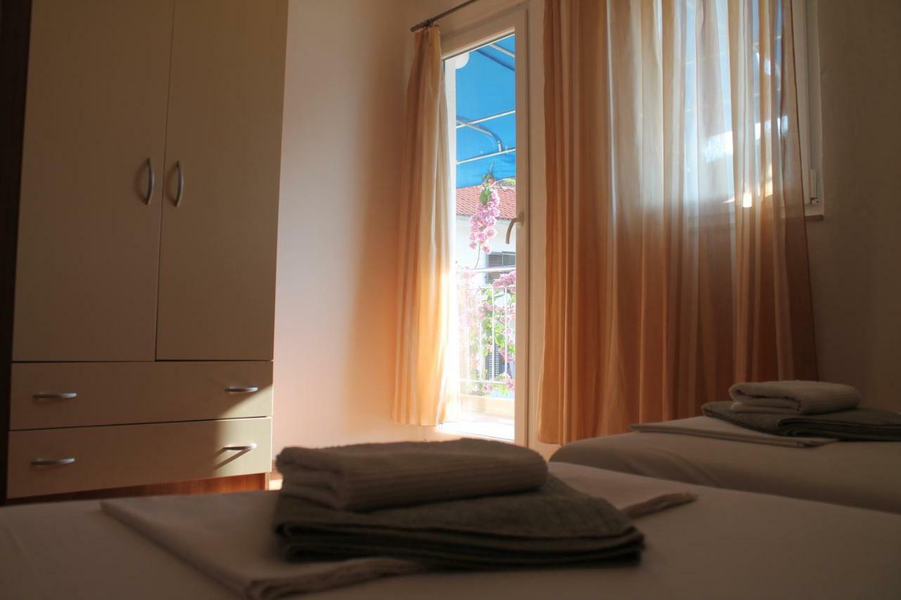 Covahouse Apartment Jelsa  Luaran gambar