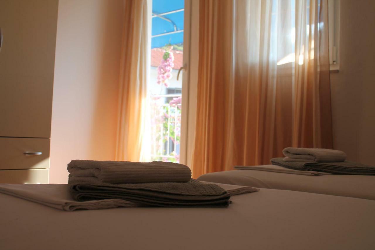 Covahouse Apartment Jelsa  Luaran gambar