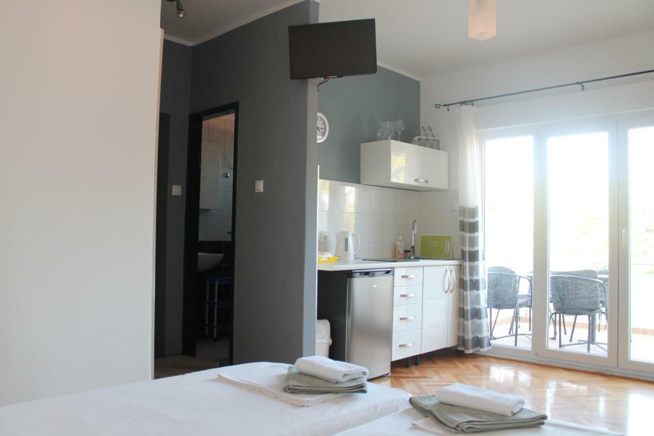 Covahouse Apartment Jelsa  Luaran gambar